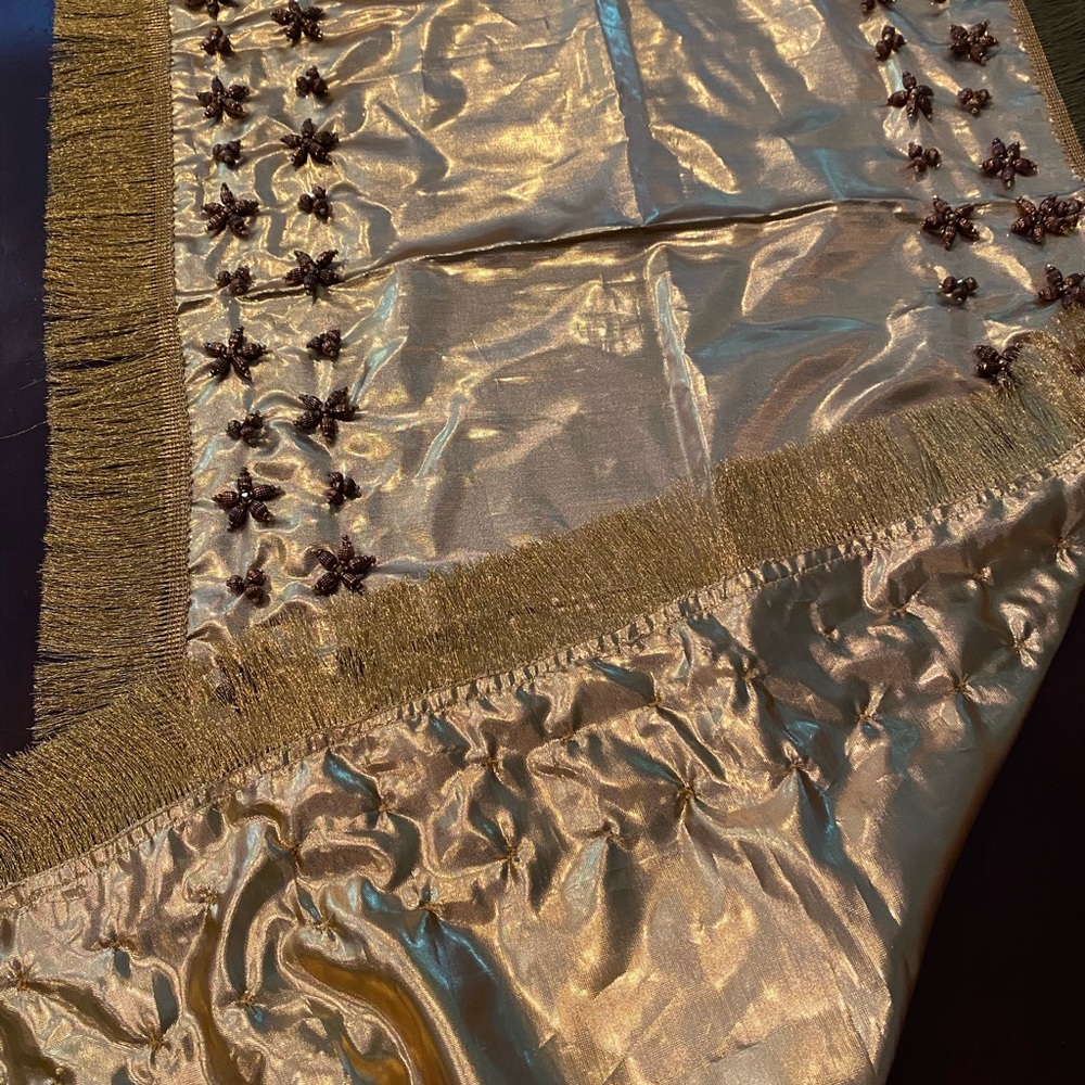 NEW Handmade beaded flower design table runner - Picture 3 of 5
